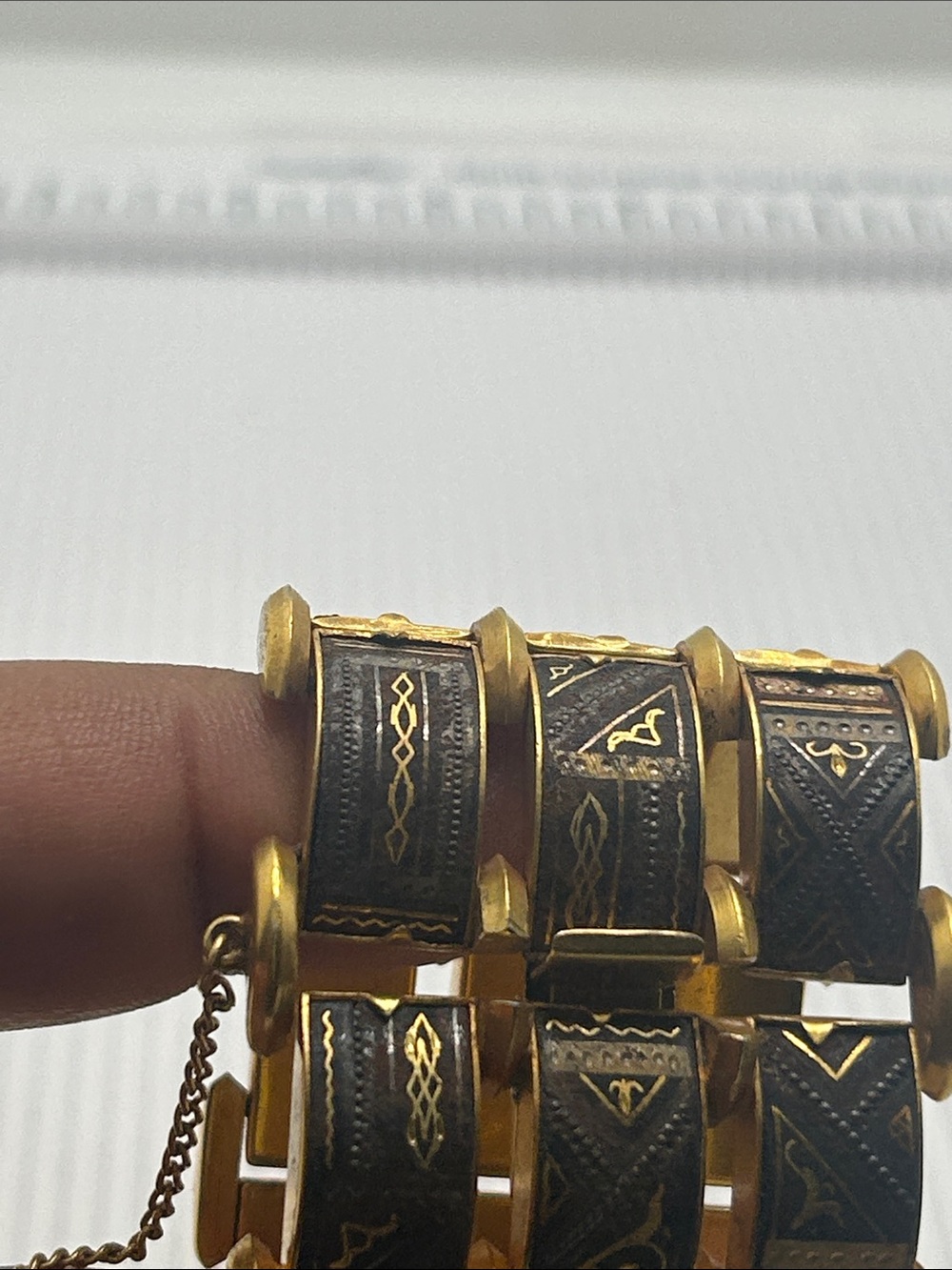Vintage Damascene Gold and Black Etched Wide Link Bracelet - - Picture 6 of 9